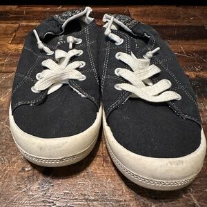Women’s Madden Girl Baailey Black Low-Top Casual Sneaker size 7.5